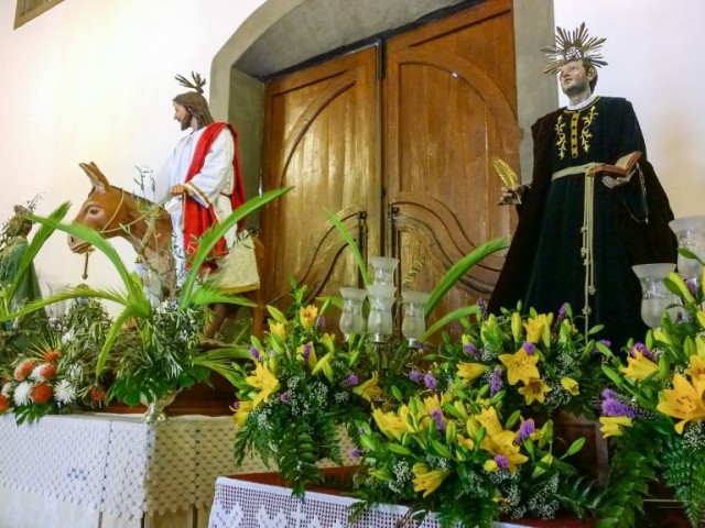 Puerto del la Cruz - Utstilling av figurene fra påskeprosesonen