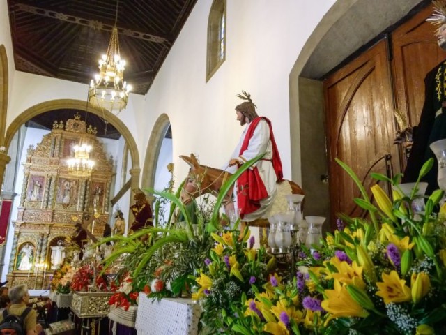 Puerto del la Cruz - Utstilling av figurene fra påskeprosesonen