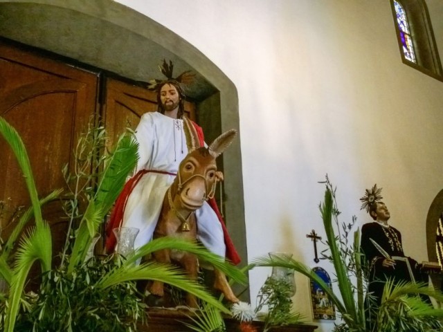 Puerto del la Cruz - Utstilling av figurene fra påskeprosesonen